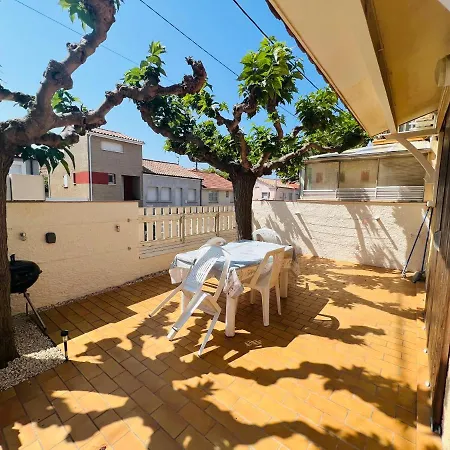 T2 Avec Terrasse Ombragee Et Parking A 100M De La Plage Valras-Plage Exterior photo